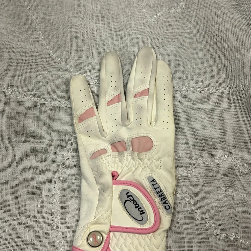 Cabretta left leather golf glove